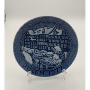 Grande Porcelain of Copenhagen 1977 Christmas Plate  7" Fish Monger & Cat